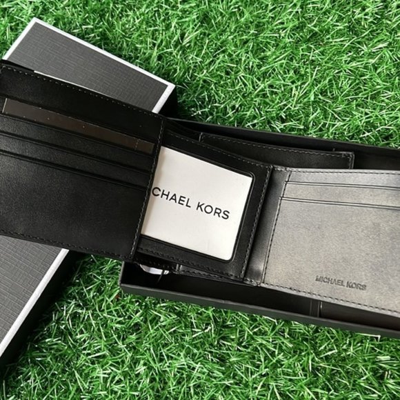 Michael Kors Boxed Signature 3 in 1 Bifold Wallet In Black / Flame Red - Picture 11 of 13